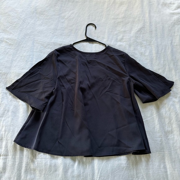 Madison & Berkeley split sleeve top size medium. - Picture 3 of 3